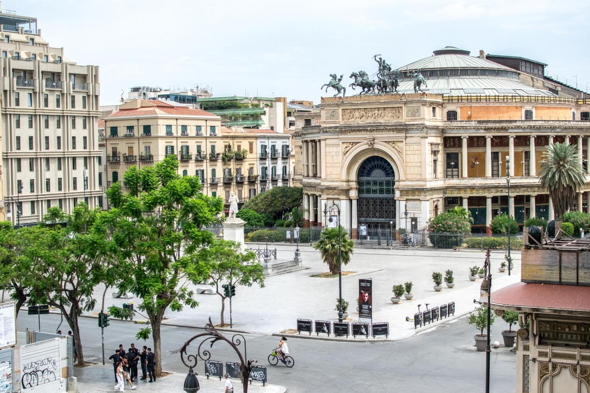 Politeama Crystal Rooms Palermo Ngoại thất bức ảnh
